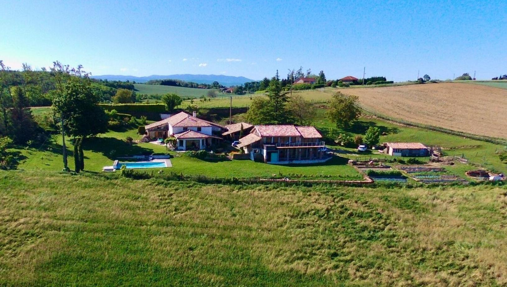 Отель Les Garennes Saint-Uze Экстерьер фото